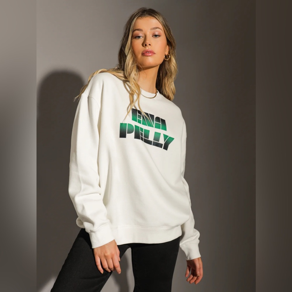 Ena Pelly The Ombre Oversized Graphic Crew Sweatshirt in White, size 10